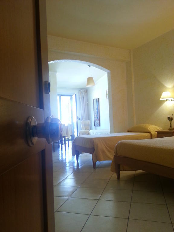 Hotel Mistef ฟาแลร์นา ห้อง รูปภาพ